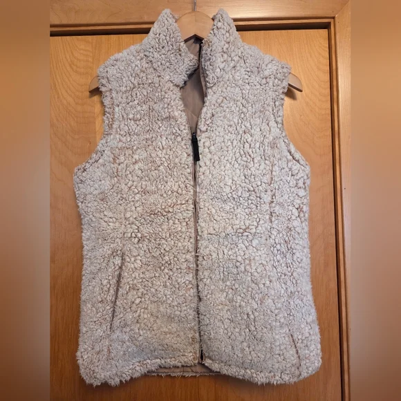 Free Country Tan Quilted Reversible Vest - Picture 6 of 8